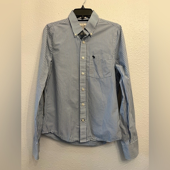 Abercrombie & Fitch Other - Abercrombiemvie & Fitch mens muscle button down blue white stripes medium